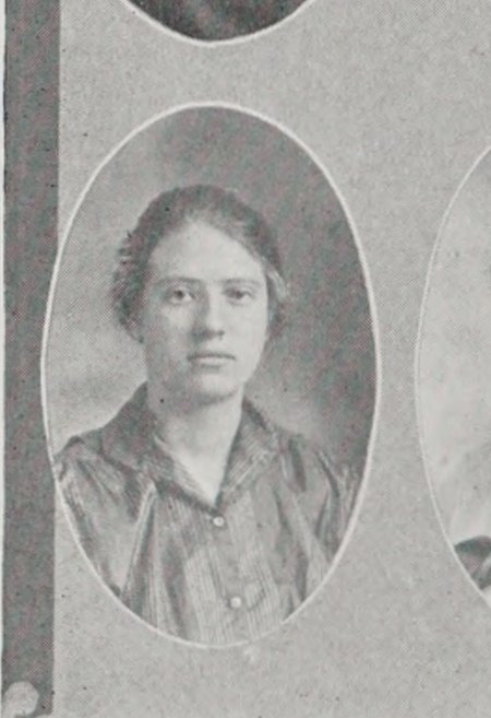 Yearbook portrait of Lucy Elfreda Ellen, Cambridge High and Latin School, class of 1919