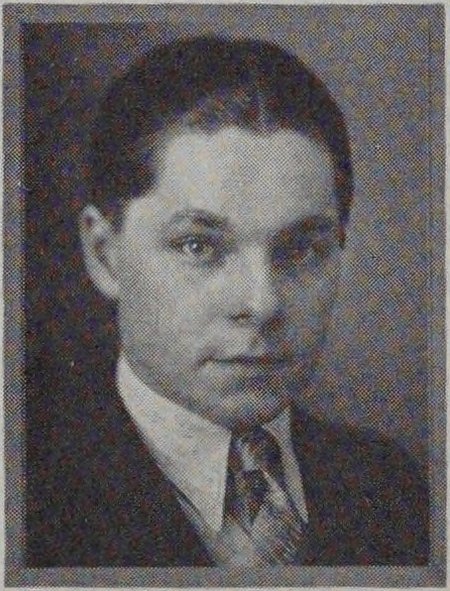 Yearbook portrait of Peter Benjamin Wiggin, Cambridge High and Latin School, class of 1929