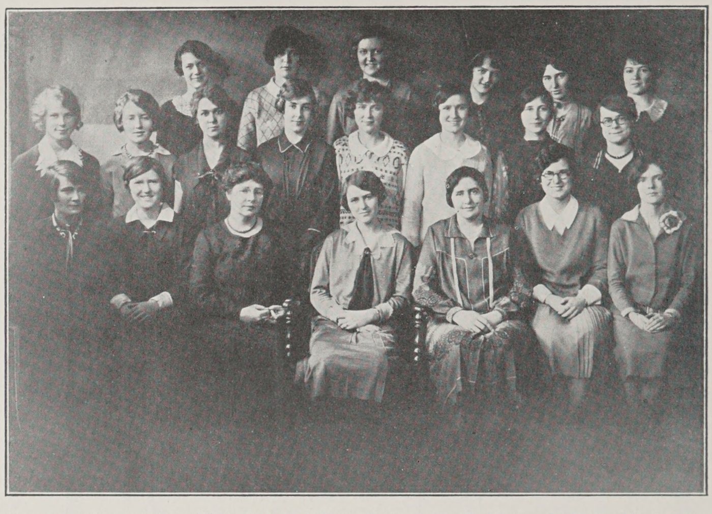 Klawhowjaha Bjustofe Club, Cambridge High and Latin School, 1926