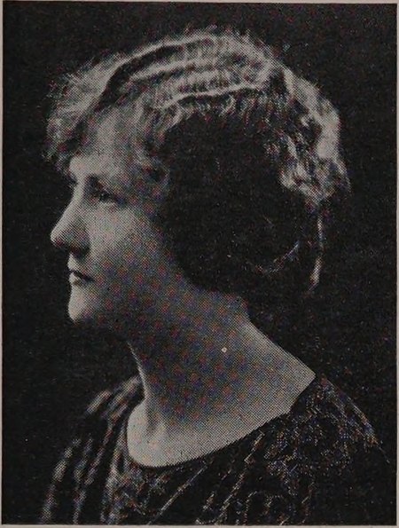 Yearbook portrait of Beatrice Elizabeth Davies, Malden High School, class of 1924